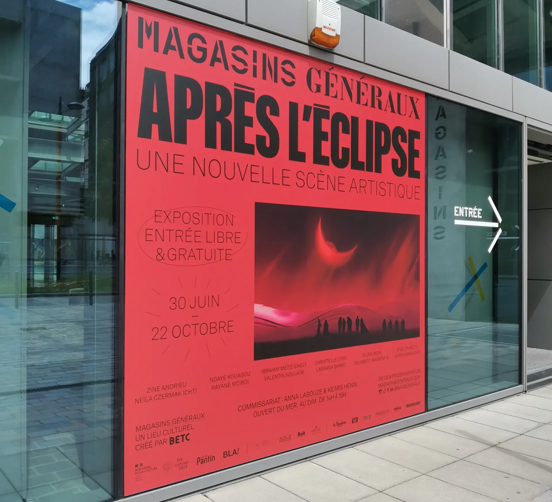 Affiche de l'exposition « Après l’Éclipse » aux Magasins Généraux
